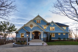 BEST REMODELING/RESTORATION BETWEEN $750,000 AND $1 MILLION Gold Winner: Cummings Architects, Shingle Style in Gloucester