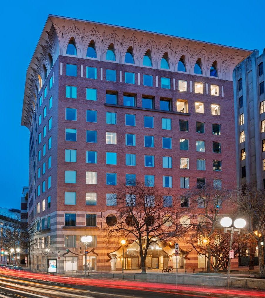 Boston Offices Trade for 55 Percent Discount
